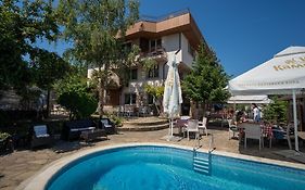 Къща за гости Ла Каза